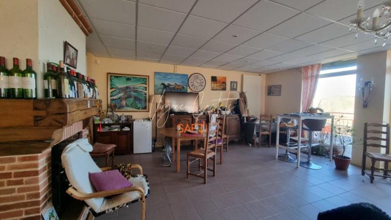 Local commercial - 558 m² - 15 pièces