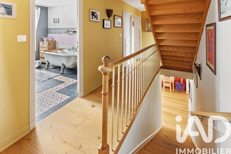 Maison - 215 m² - 8 pièces