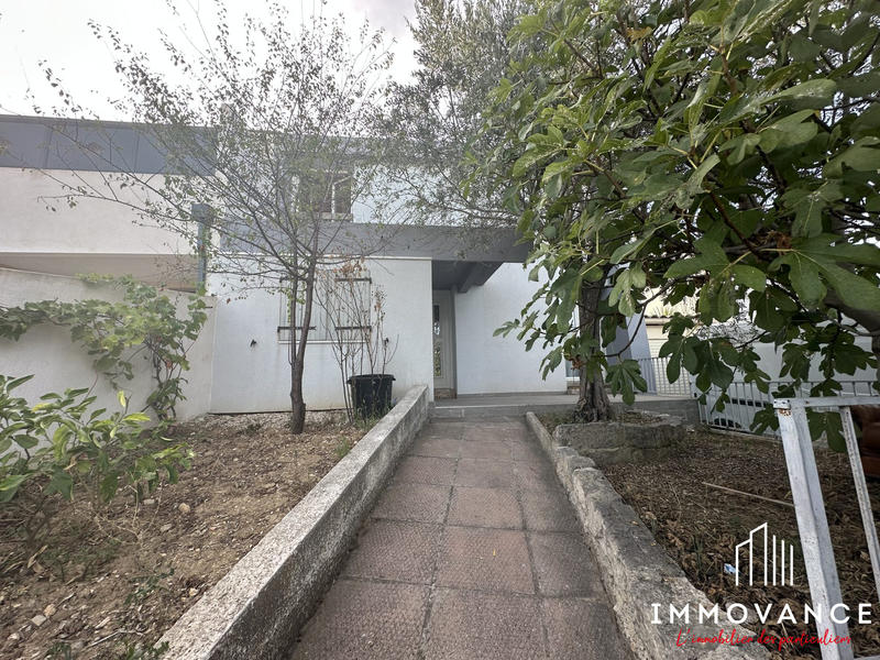 Maison - 99 m² - 5 pièces