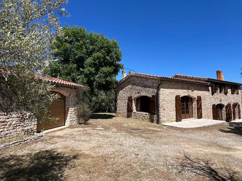 Maison en pierre - 140 m² - 7 pièces