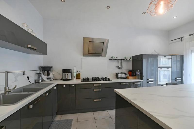 Maison - 150 m² - 5 pièces