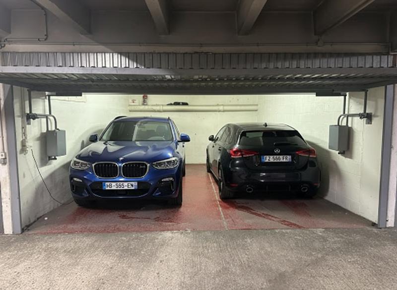 Parking / Garage - 27 m²