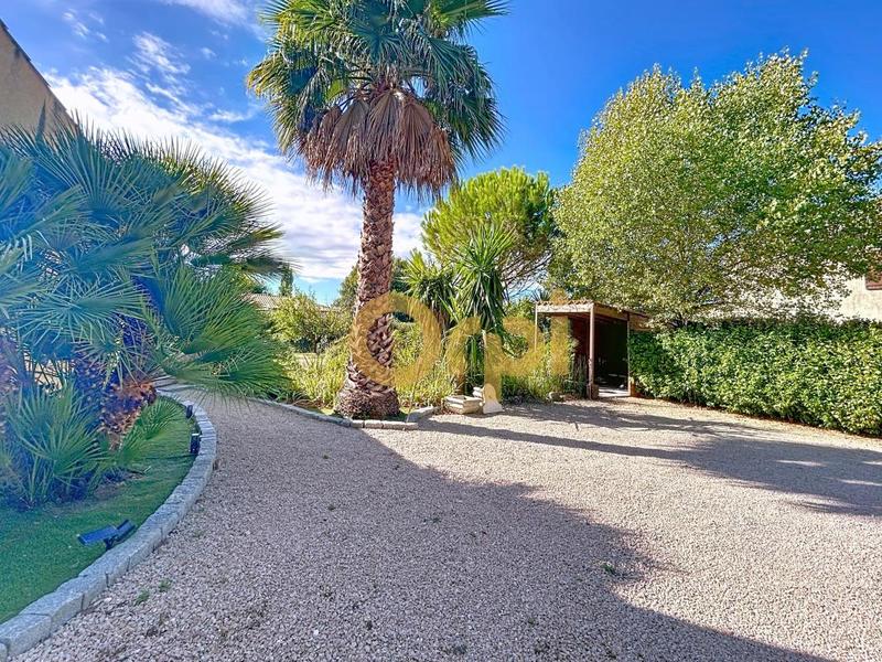 Maison - 99 m² - 5 pièces