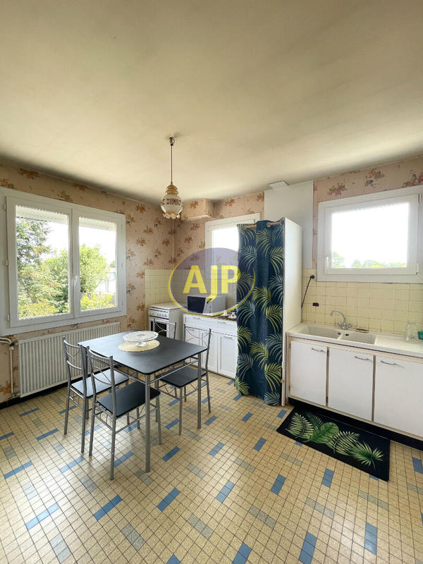 Maison - 217 m² - 7 pièces