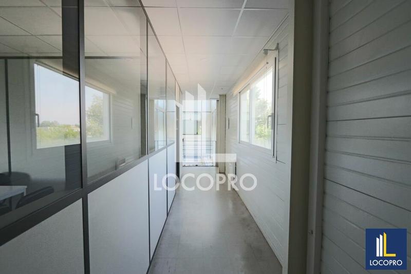 Local d'activité / Entrepôt - 1 300 m²