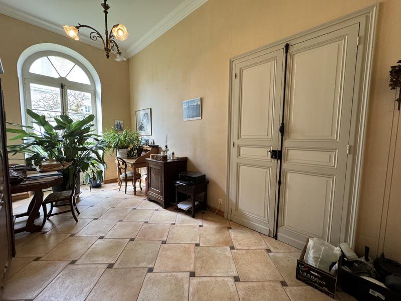 Maison - 252 m² - 7 pièces