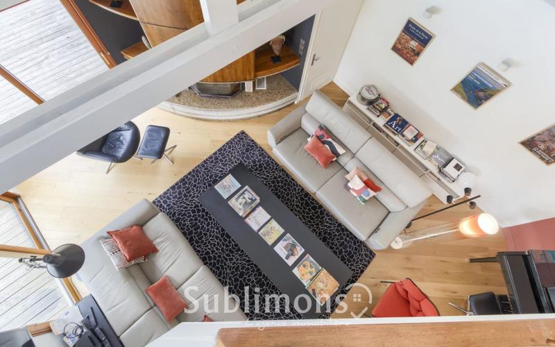 Maison - 240 m² - 9 pièces