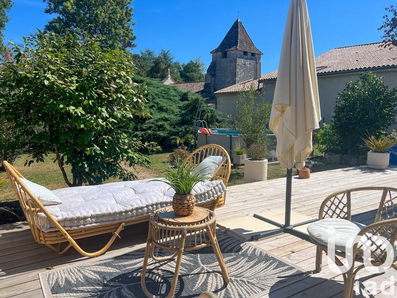 Maison - 230 m² - 8 pièces