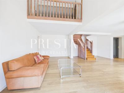 Maison de ville - 209 m² - 4 pièces