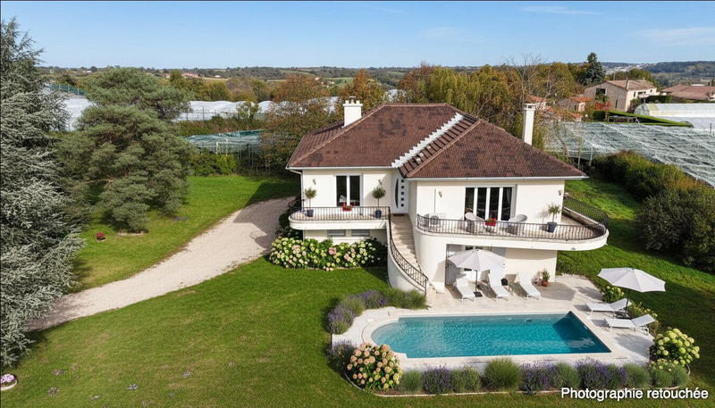 Maison - 221 m² - 6 pièces