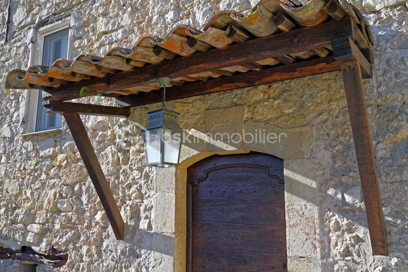 Demeure - 354 m² - 9 pièces