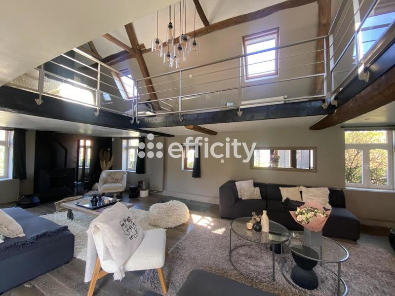 Corps de ferme - 250 m² - 8 pièces