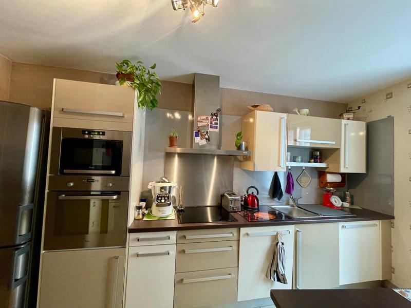 Appartement - 80 m² - 3 pièces