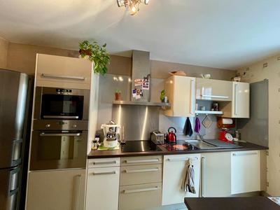 Appartement - 80 m² - 3 pièces