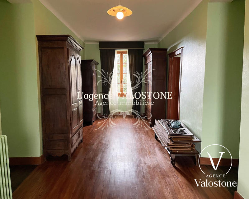 Maison ancienne - 320 m² - 11 pièces