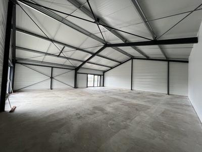 Local commercial - 697 m² - 5 pièces