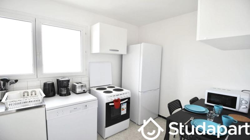 Chambre - 11 m² - 1 pièce