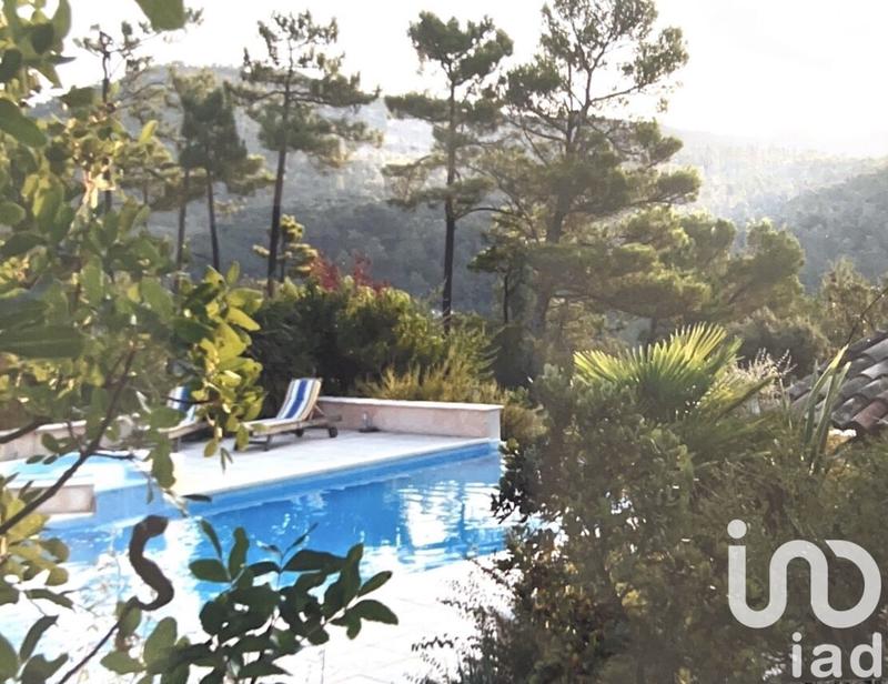 Maison - 230 m² - 6 pièces