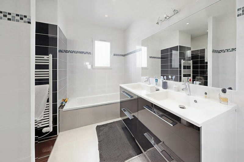 Maison - 210 m² - 5 pièces