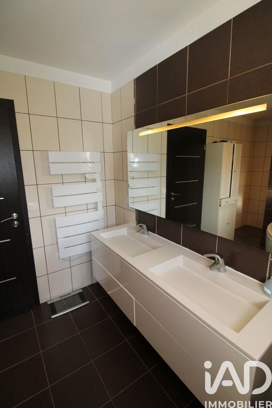 Maison - 180 m² - 7 pièces