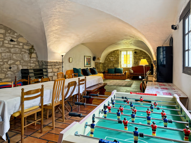 Propriété - 398 m² - 13 pièces