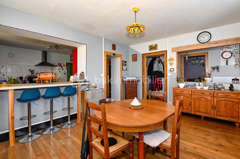 Maison - 203 m² - 6 pièces