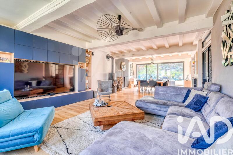 Maison - 202 m² - 8 pièces