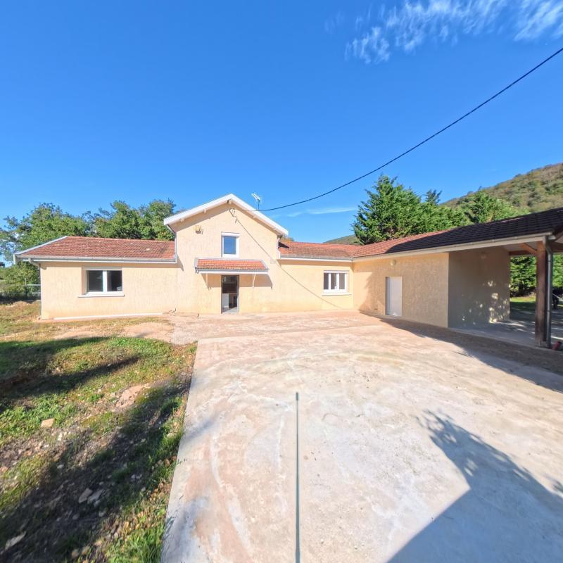 Maison - 94 m² - 5 pièces