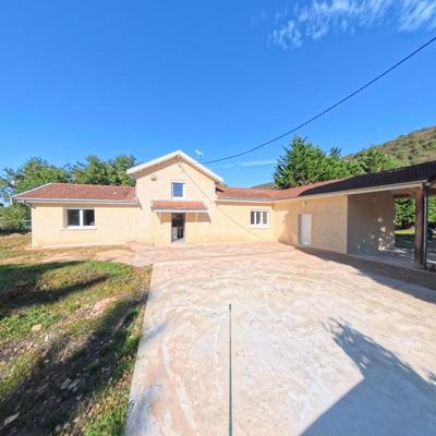 Maison - 94 m² - 5 pièces