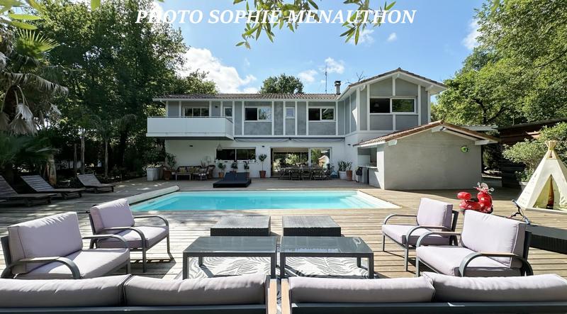 Maison d'architecte - 310 m² - 9 pièces