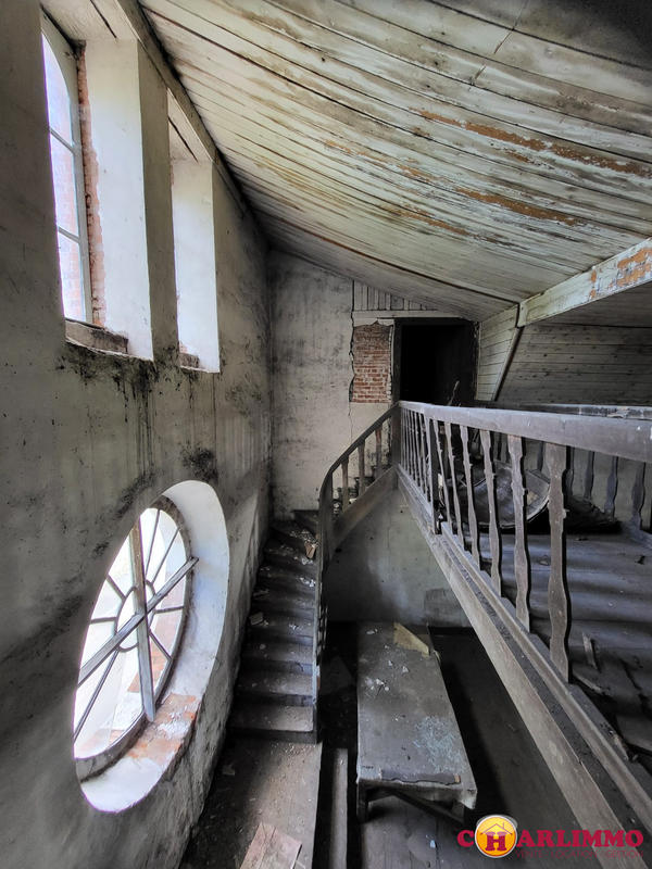 Entrepôt - 1 947 m² - 16 pièces