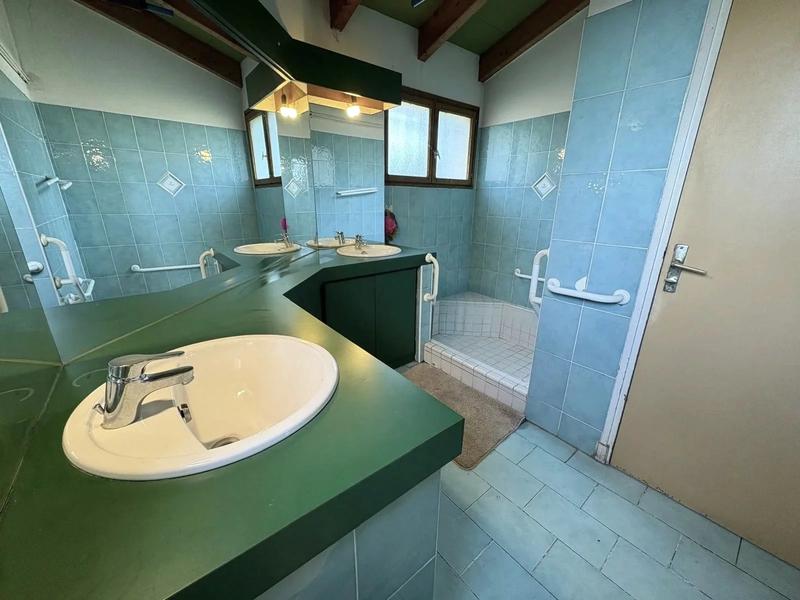 Maison - 224 m² - 6 pièces