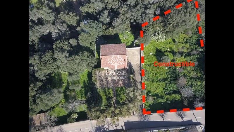 Maison traditionnelle - 250 m² - 5 pièces