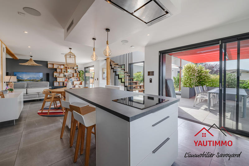 Maison - 190 m² - 6 pièces