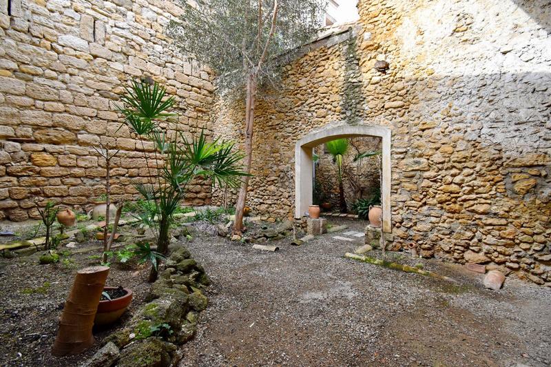 Maison - 391 m² - 12 pièces