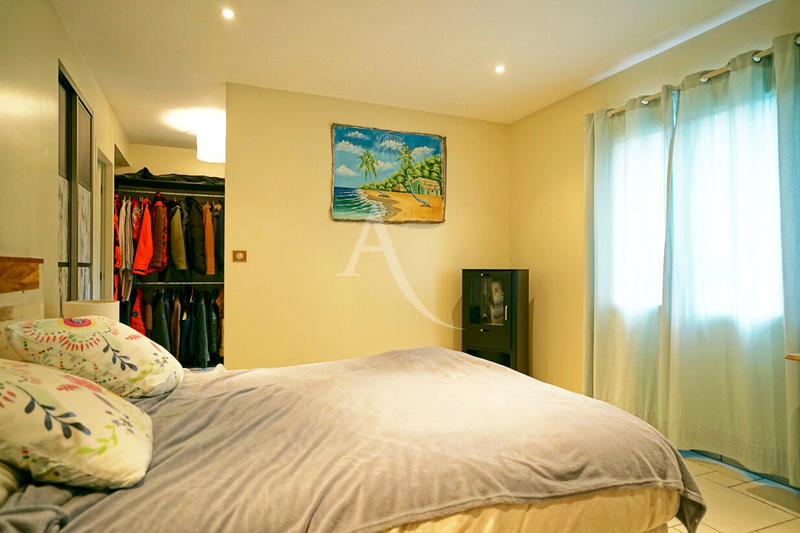 Maison - 188 m² - 5 pièces