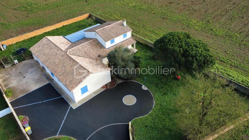 Maison traditionnelle - 183 m² - 5 pièces