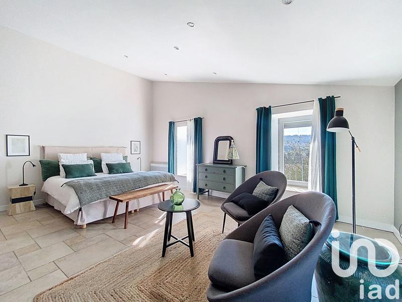 Maison - 435 m² - 20 pièces