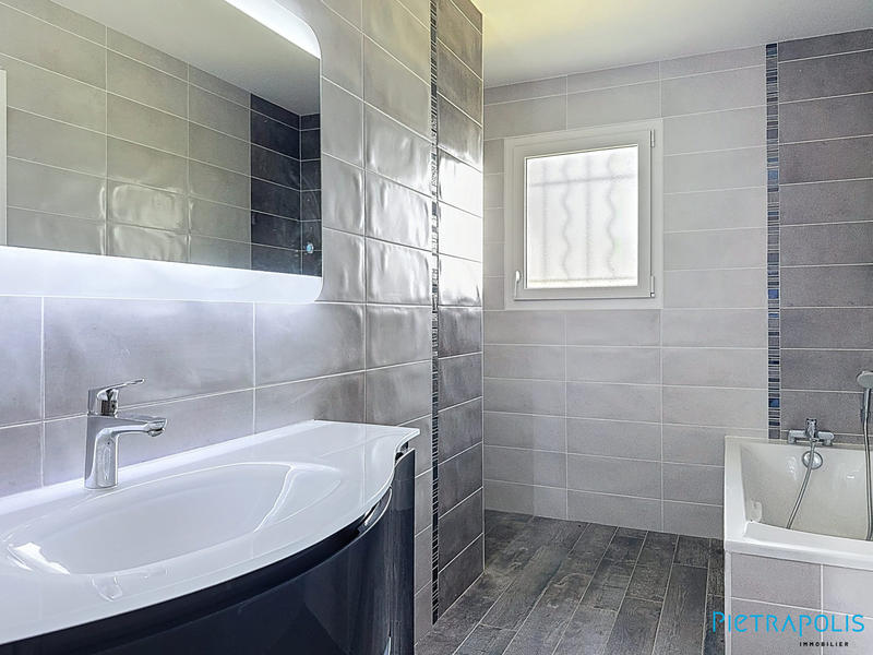 Villa - 102 m² - 4 pièces