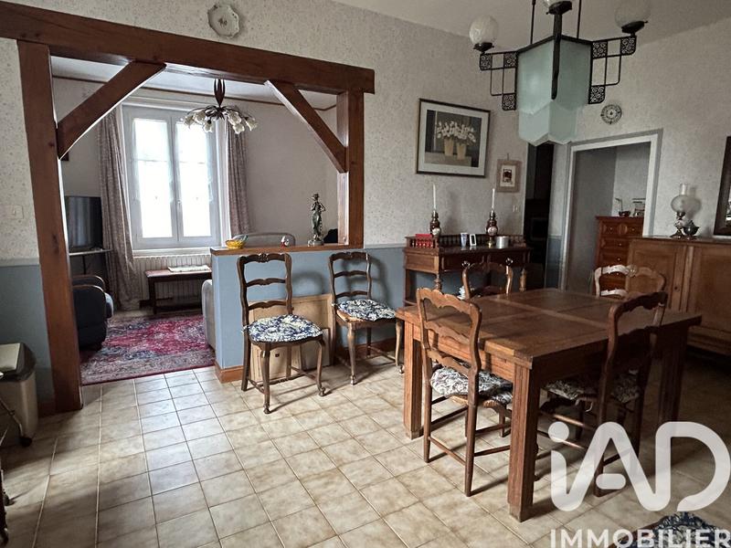 Maison - 216 m² - 8 pièces
