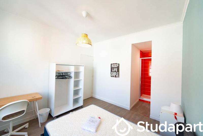 Chambre - 14 m² - 1 pièce