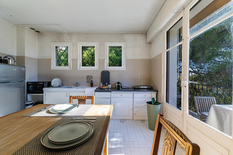 Maison - 220 m² - 7 pièces