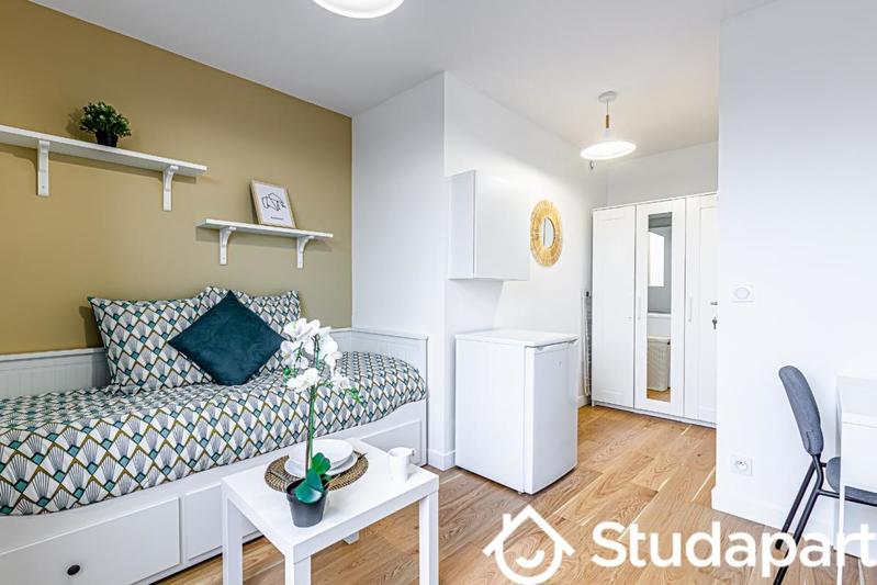 Chambre - 9 m² - 1 pièce