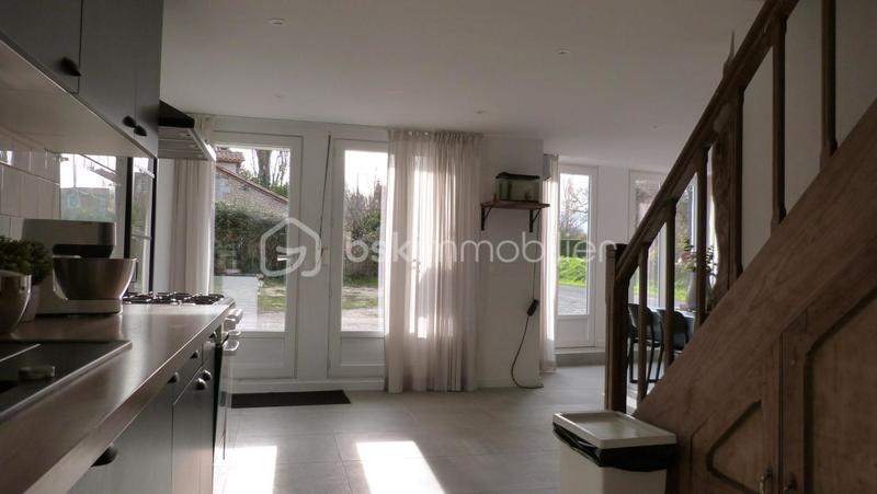 Maison - 180 m² - 11 pièces