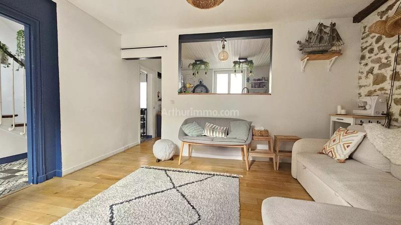 Maison - 205 m² - 7 pièces