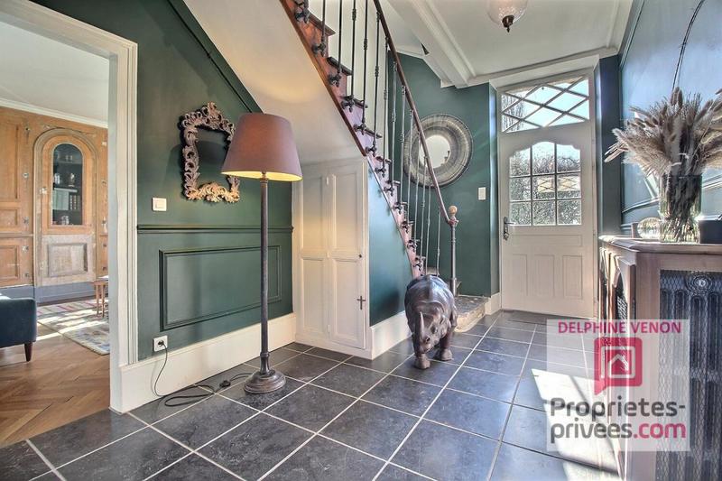 Propriété - 279 m² - 8 pièces