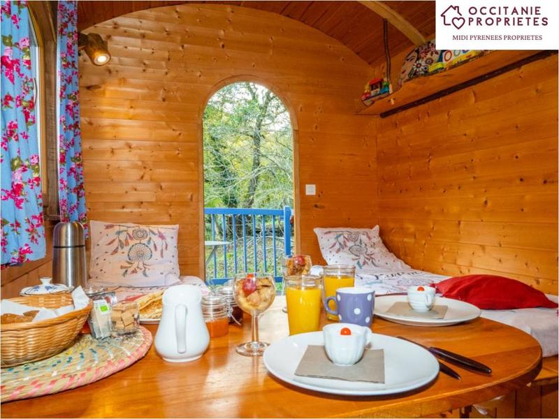 Propriété - 228 m² - 14 pièces