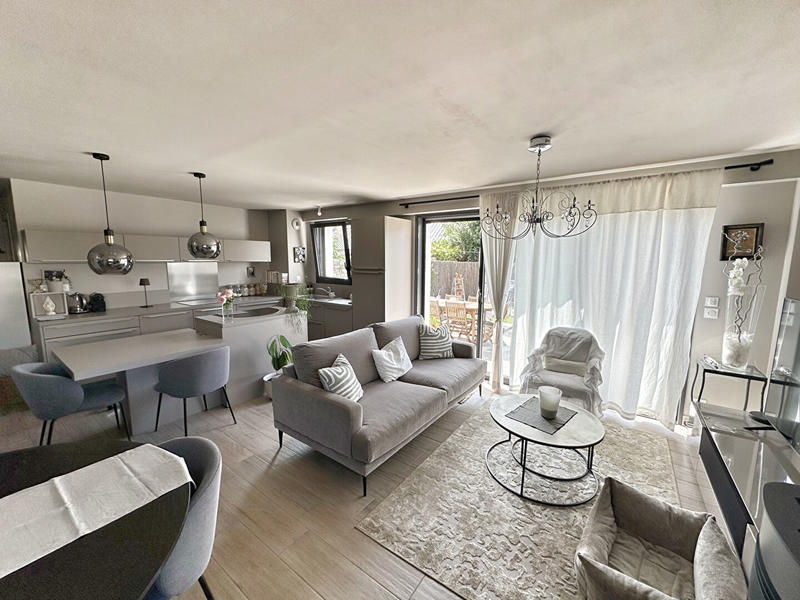 Maison - 94 m² - 4 pièces