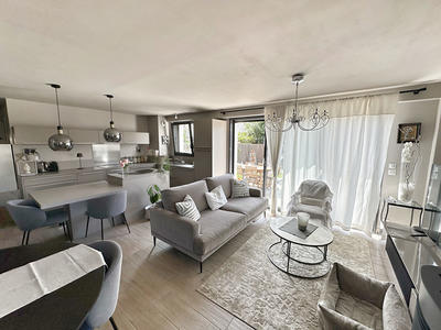 Maison - 94 m² - 4 pièces