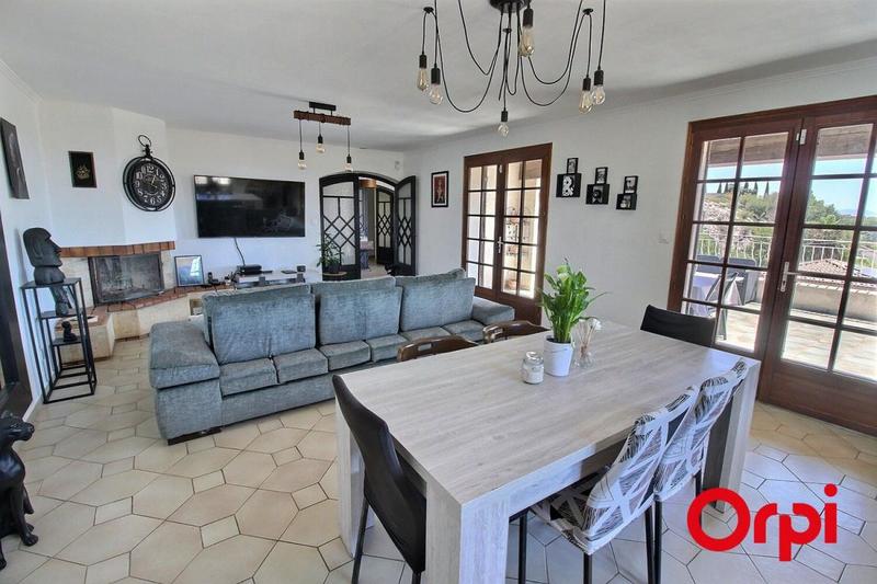 Villa - 184 m² - 6 pièces